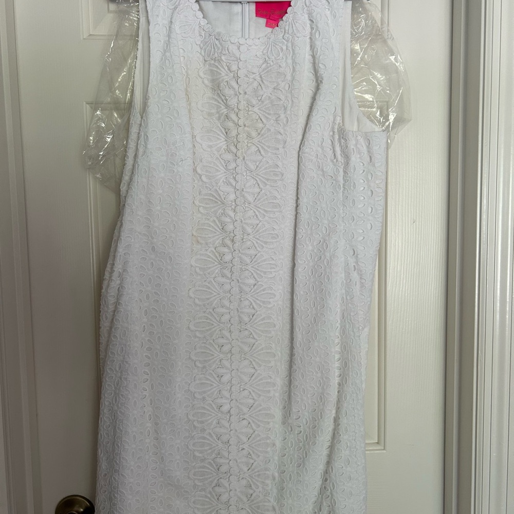 Elegant White Sleeveless Dress